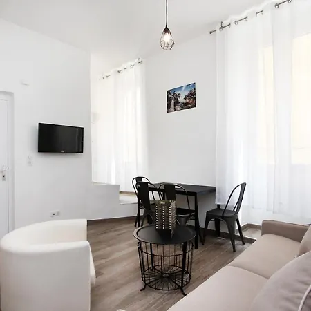 Appartement T2 Confortable Et Calme, 4 Rue Conventionnel Chiappe, Quartier Citadelle!
