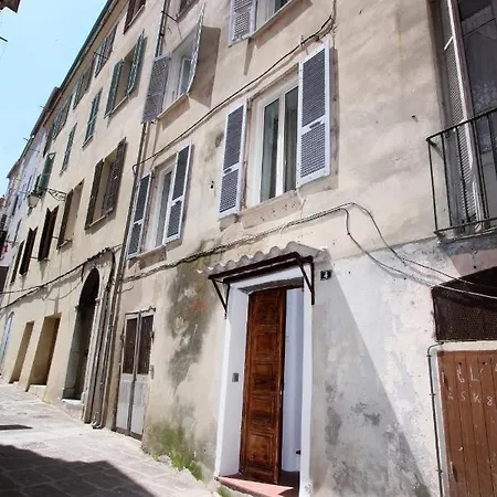 Appartement T2 Confortable Et Calme, 4 Rue Conventionnel Chiappe, Quartier Citadelle! *
